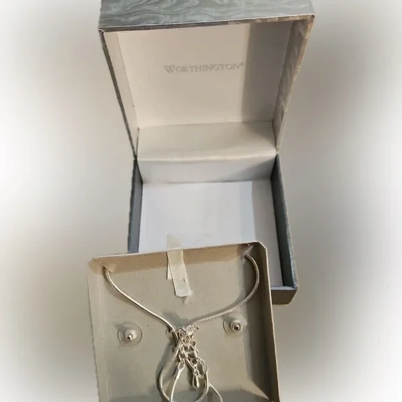 Worthington Jade Green Silver Necklace W/matching Pierced Green Jade... - Picture 4 of 4